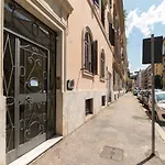 4-Rooms Flat At Vatican