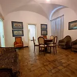 Luxury 2 Bedroom Apartment In The Heart Of Roma