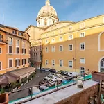 Campo De Fiori Stylish Apartment