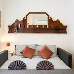 Bigfamilyflats - Coliseum Apartment