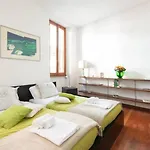 Roman Heritage- Pantheon- Up To 6 Guests