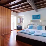 Roman Heritage- Pantheon- Up To 6 Guests