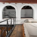 Home Domus Capocci - Rione Monti