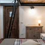 Home Domus Capocci - Rione Monti