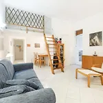 Cosy Holiday Home In Roma With Mezzanine