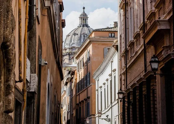 Peaceful Apartment In Piazza Venezia\'S Alleys