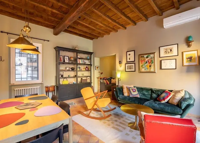 Campo De Fiori Stylish Apartment