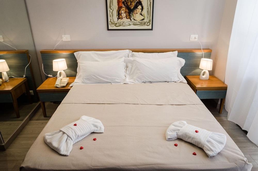 Rona Hotell 2*