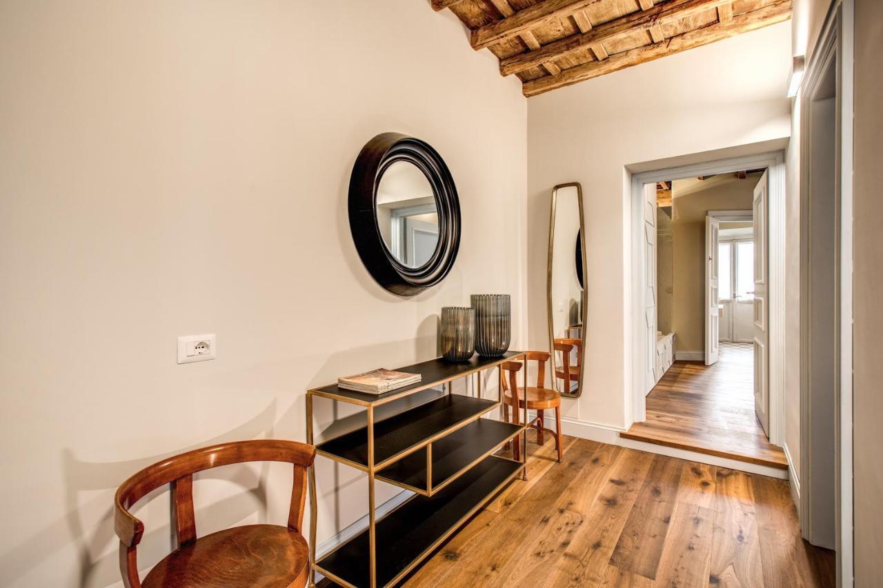 Febo Decharm Apartamento