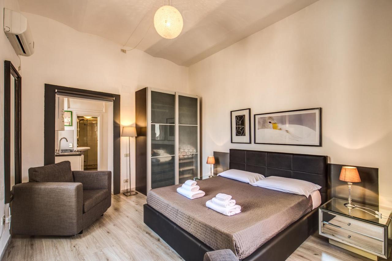 Lovely With Balcony In Campo De' Fiori Apartment Rome