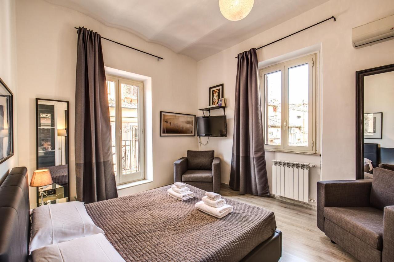 Apartment Lovely With Balcony In Campo De' Fiori