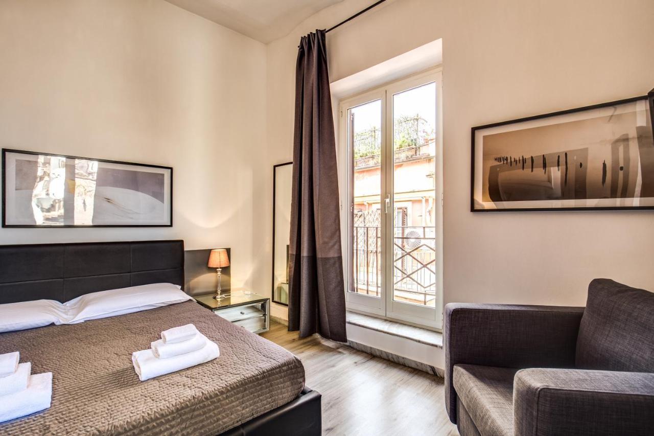 Lovely With Balcony In Campo De' Fiori Apartment *