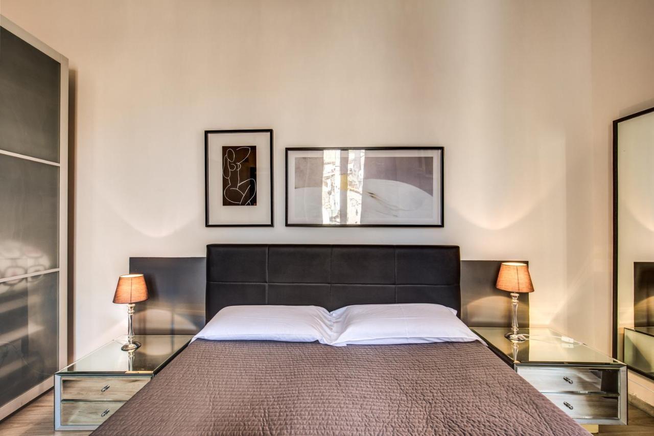 Lovely With Balcony In Campo De' Fiori