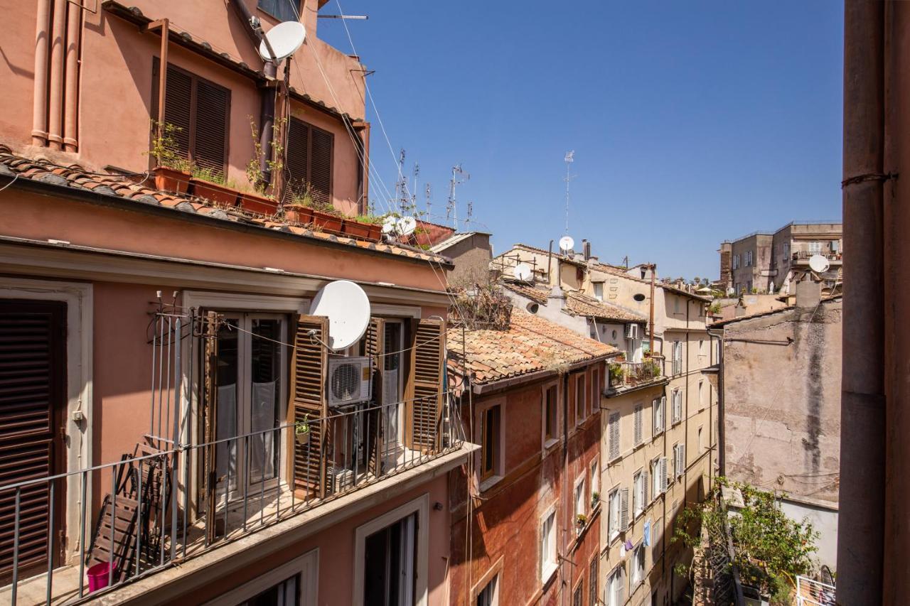 Lovely With Balcony In Campo De' Fiori Rome