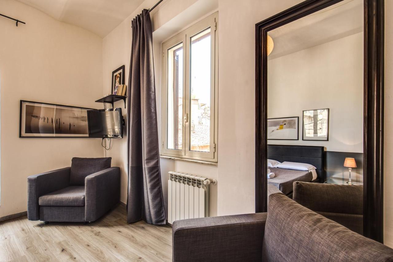 Lovely With Balcony In Campo De' Fiori Apartment Rome