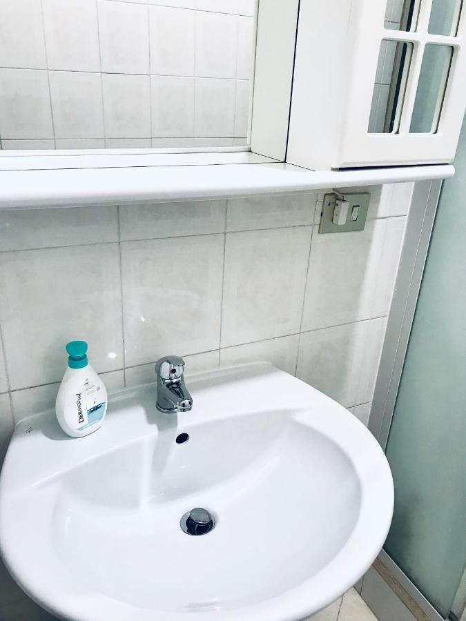 4 Bed Luxury Near Colosseum Apartment