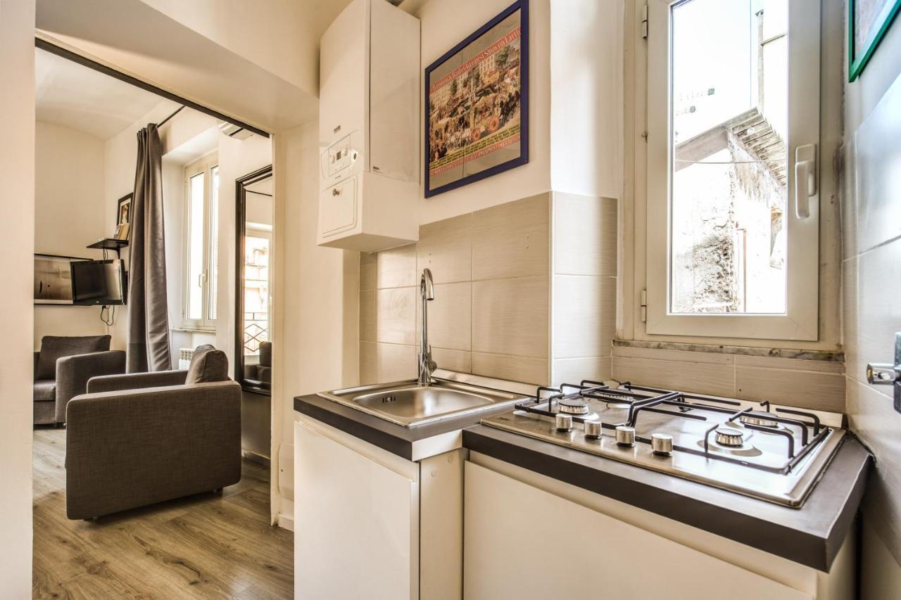 Apartment Lovely With Balcony In Campo De' Fiori