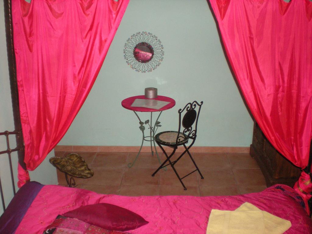 Shiva Acomodação com café da manhã  2*