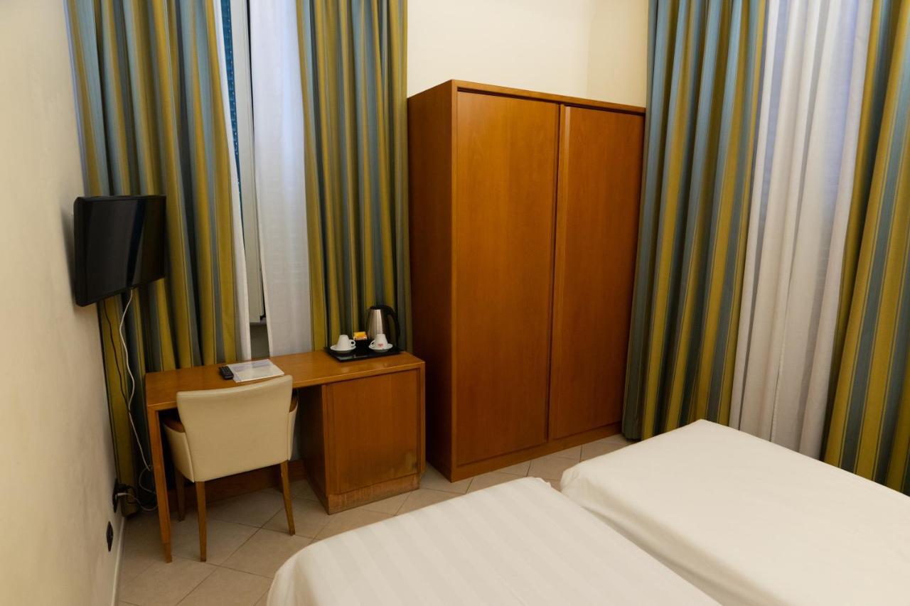 Crosti Hotel 3*