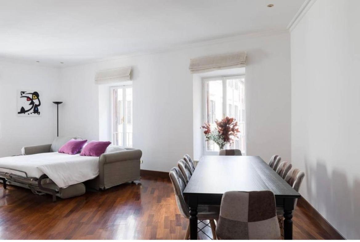 Queenavona Apartment