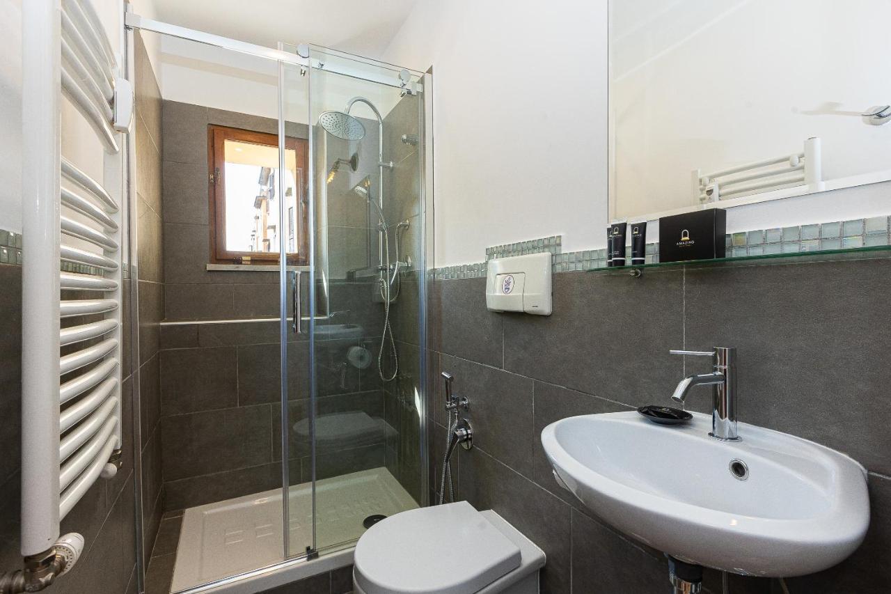 Lovely New Via Genova Apartamento