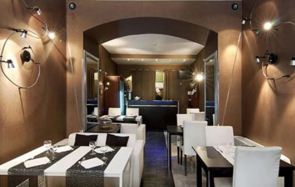 Royal Palace Luxury Hotel 4*