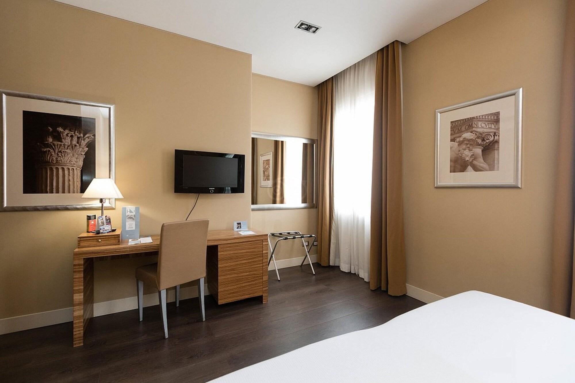 Saint John Hotel