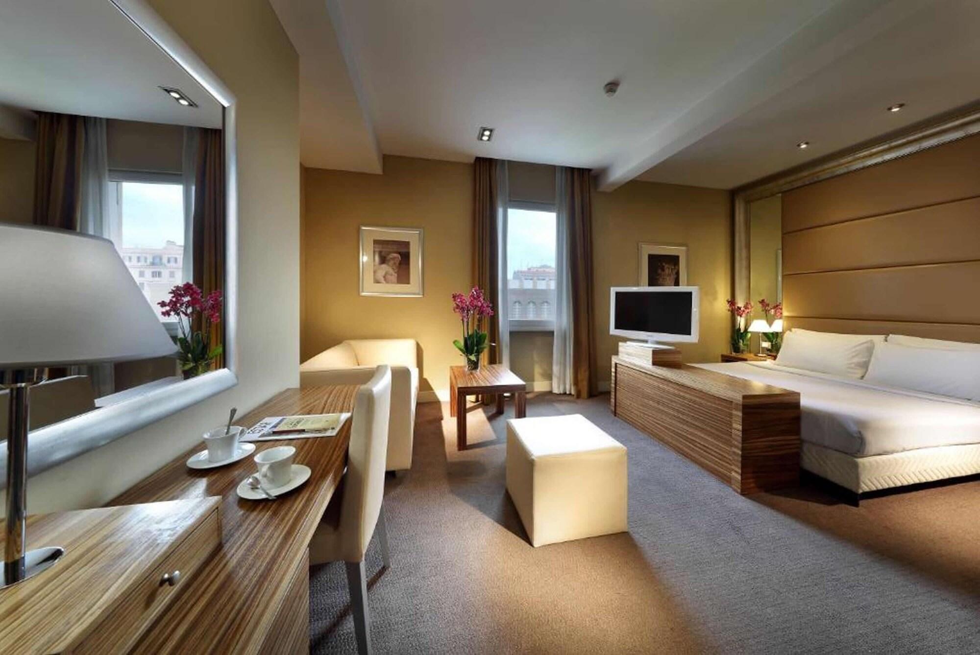 Saint John Hotel