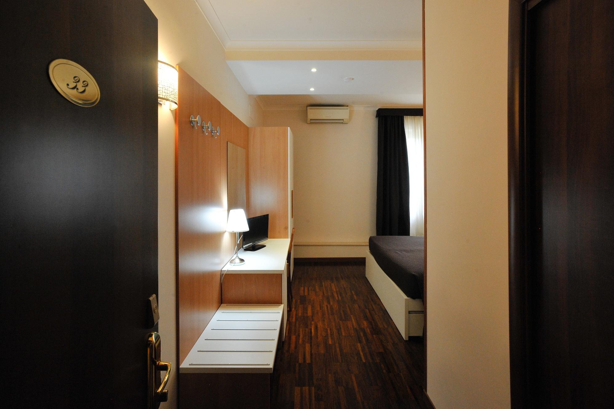 Tiburtina Metro Hotel Rom