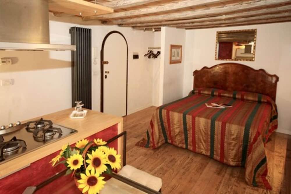 Boutique Campo De' Fiori Hotel 3*