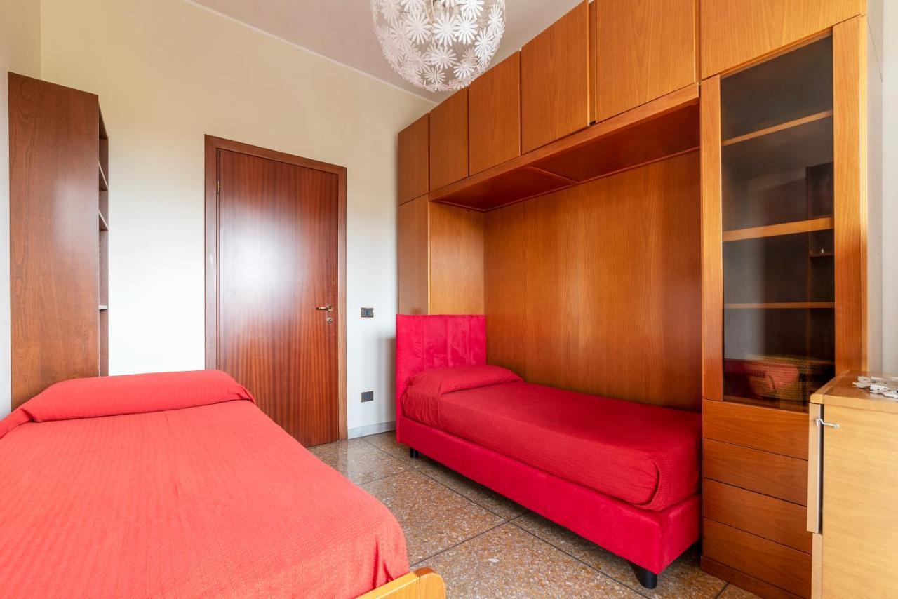 Monteverde Roomy Sun And Flowers Roma