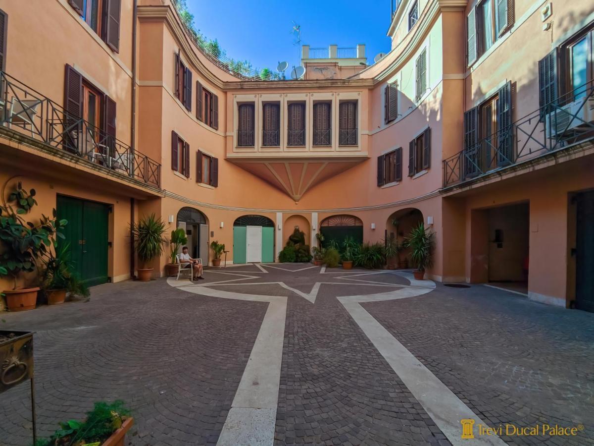 Trevi Ducal Palace * Roma