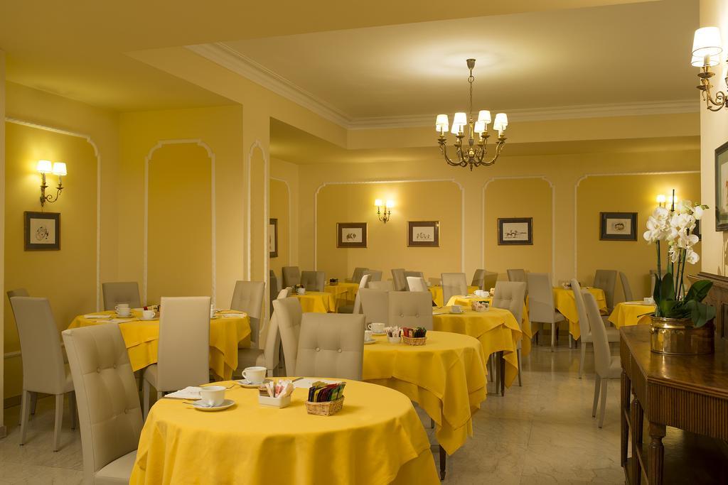 Hotel Napoleon 4*