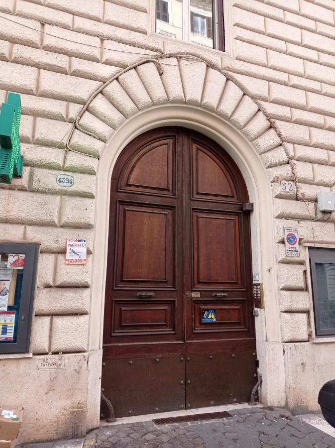 Affittacamere Via Milano 52 *