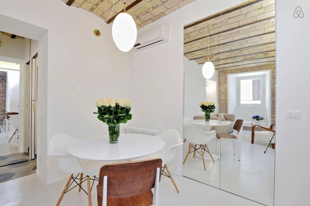 Apartamento Ych-charming Flat Near Colosseum Roma