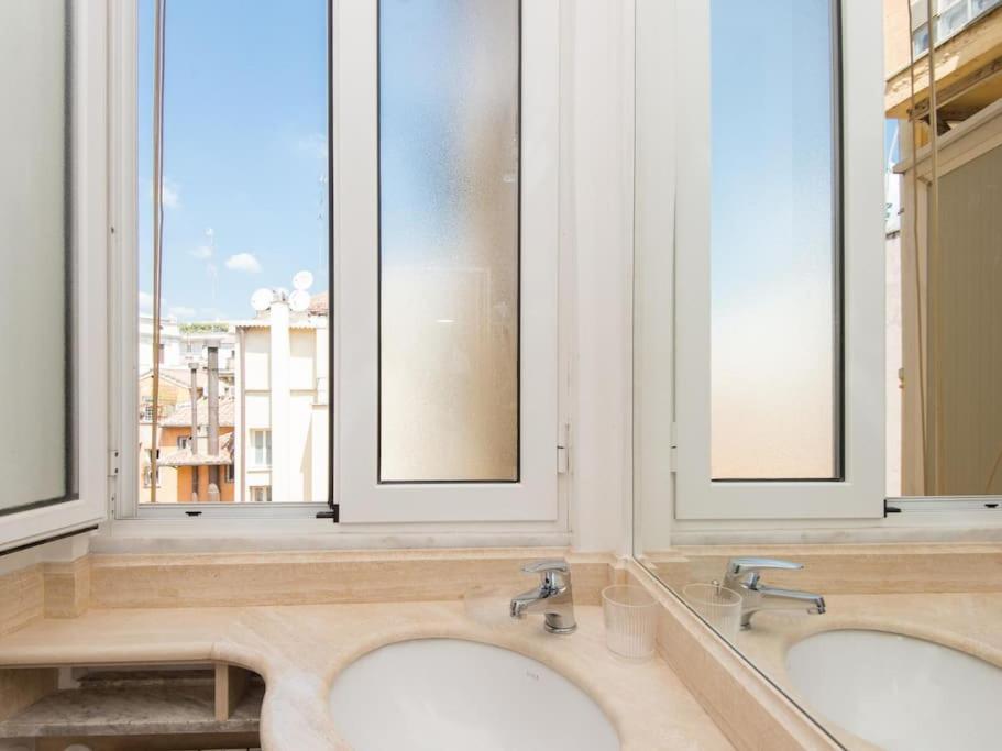 Trevi Fountain Luxury Appartamento