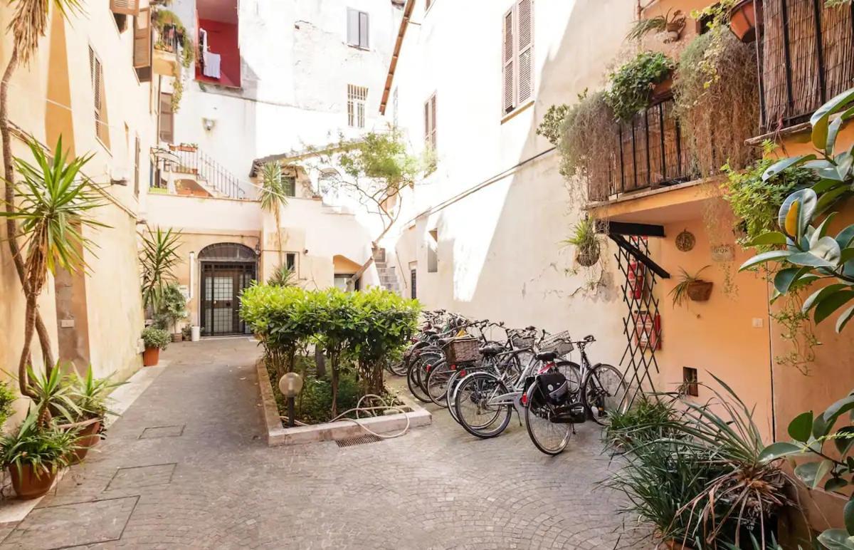 Apartment Chiavari 38 Enchanting Flat Up To 4 Guests Campo De' Fiori Rom