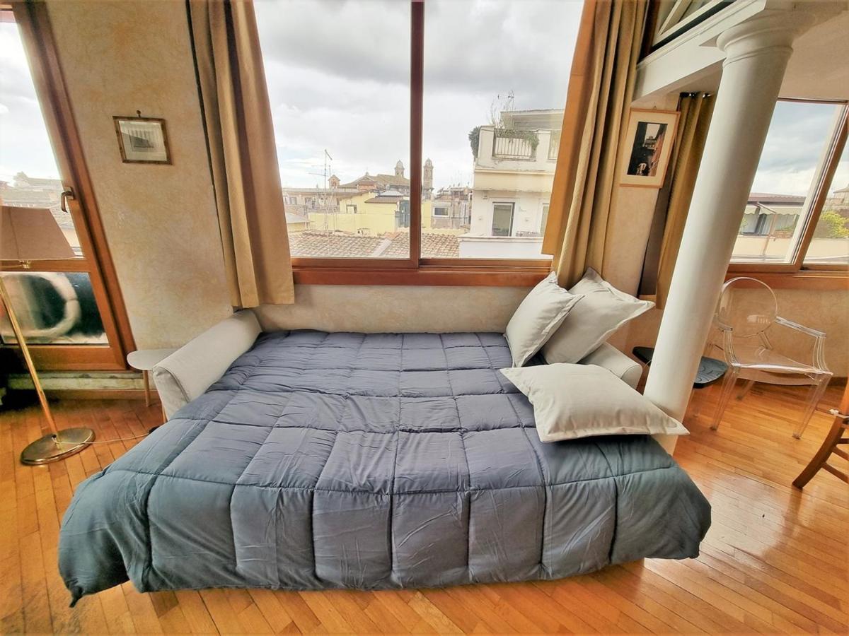 Amazing Panoramic Artist's Loft Spanish Steps *