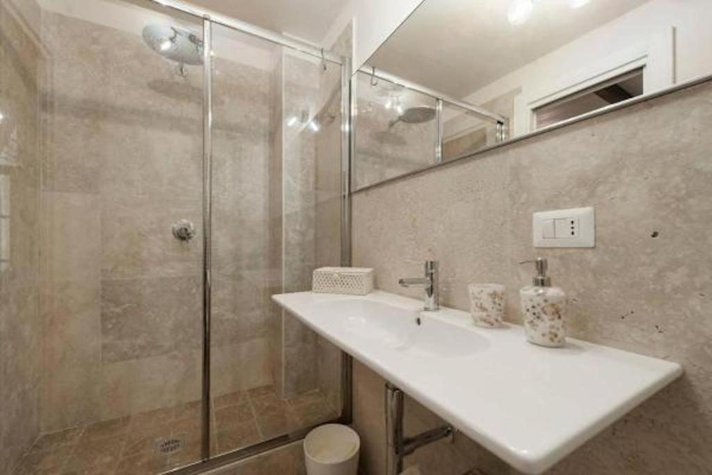 Apartamento Shabby Loft In Colosseum Roma