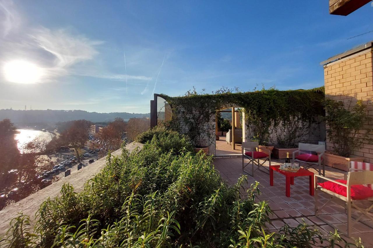 Beautiful Loft In Ponte Milvio With Terrace Roma