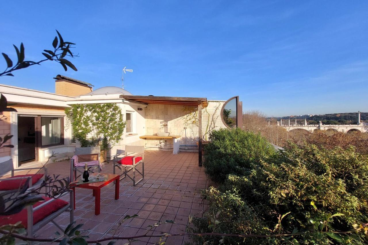 Beautiful Loft In Ponte Milvio With Terrace Roma