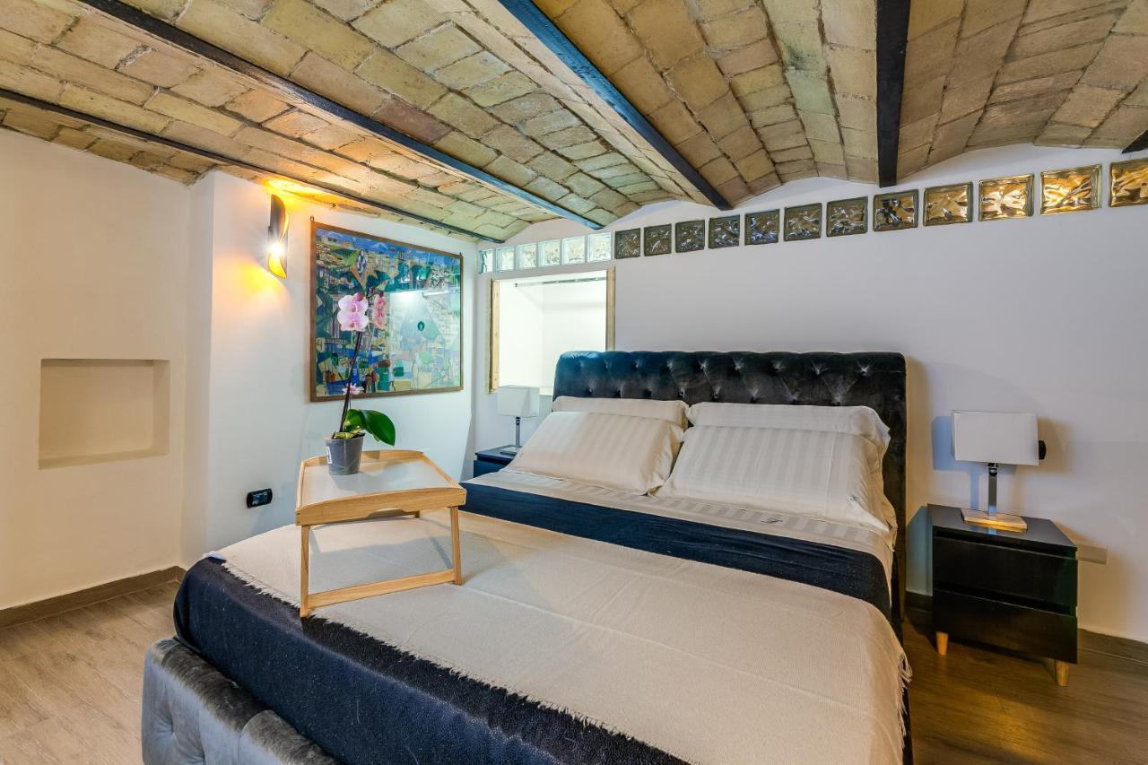Oliviero - Piazza Navona Apartment