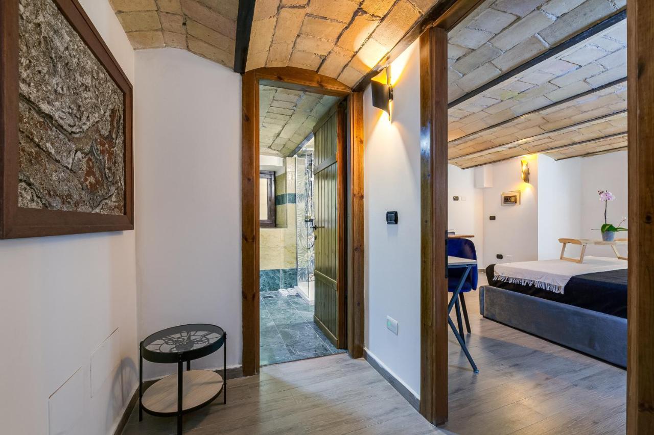 Oliviero - Piazza Navona Apartment *