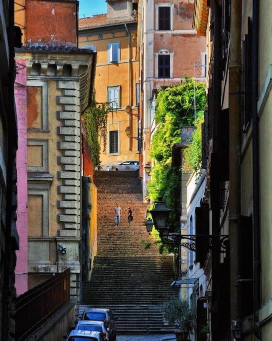 Nanni Vatican House *