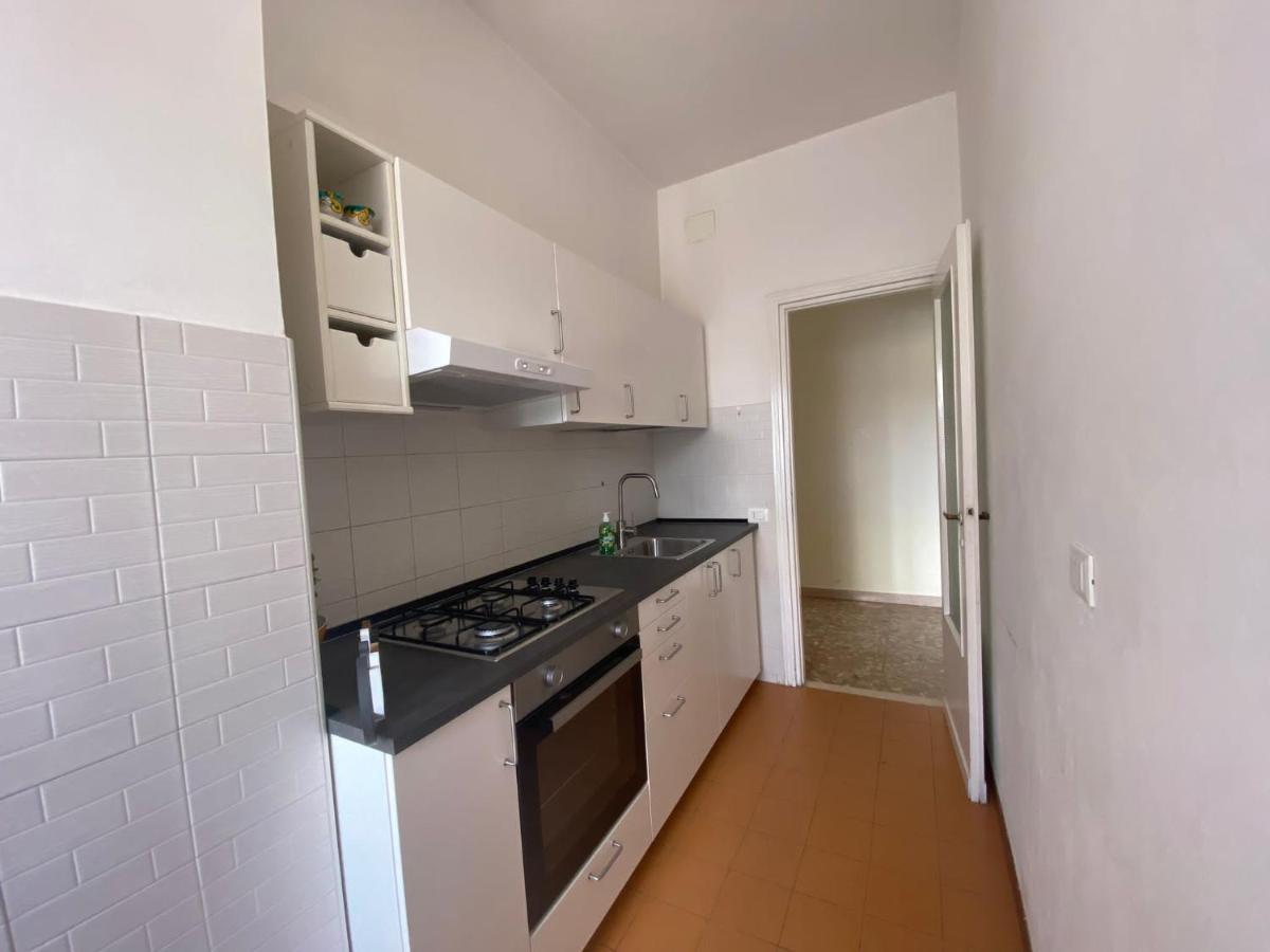 The Italian House In A Pochi Passi Dalla Metro A Leilighet