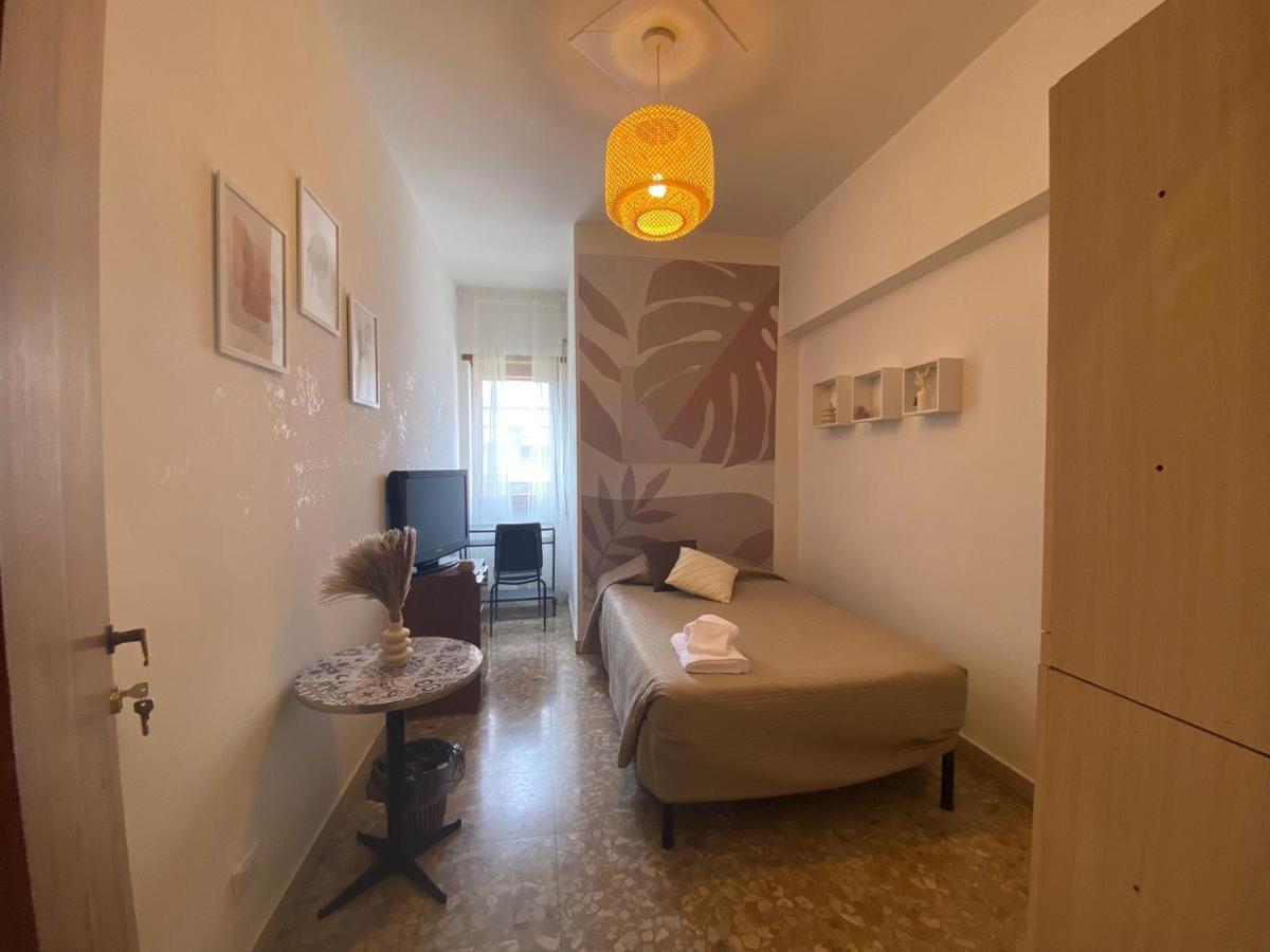The Italian House In A Pochi Passi Dalla Metro A Leilighet Roma