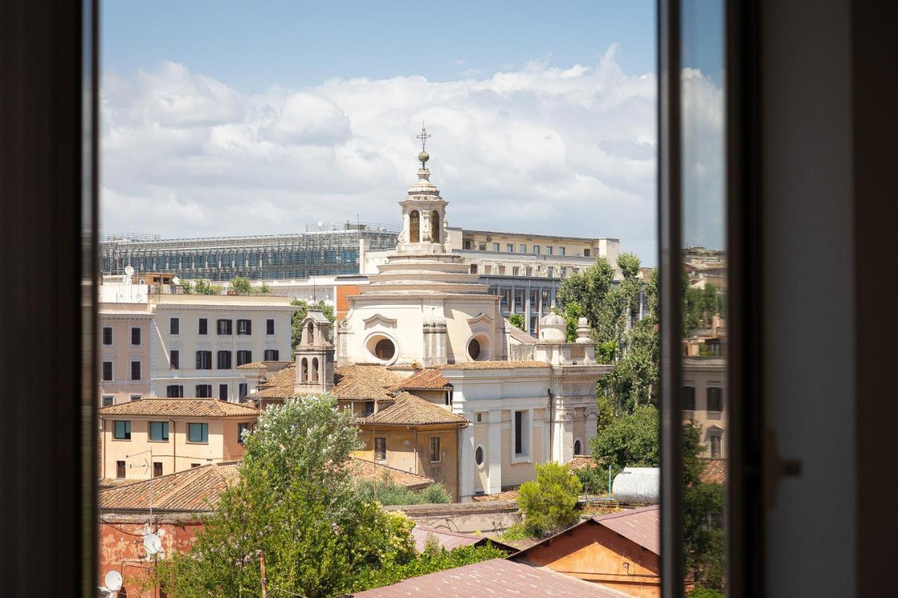 Colosseo Modern By In Apartamento