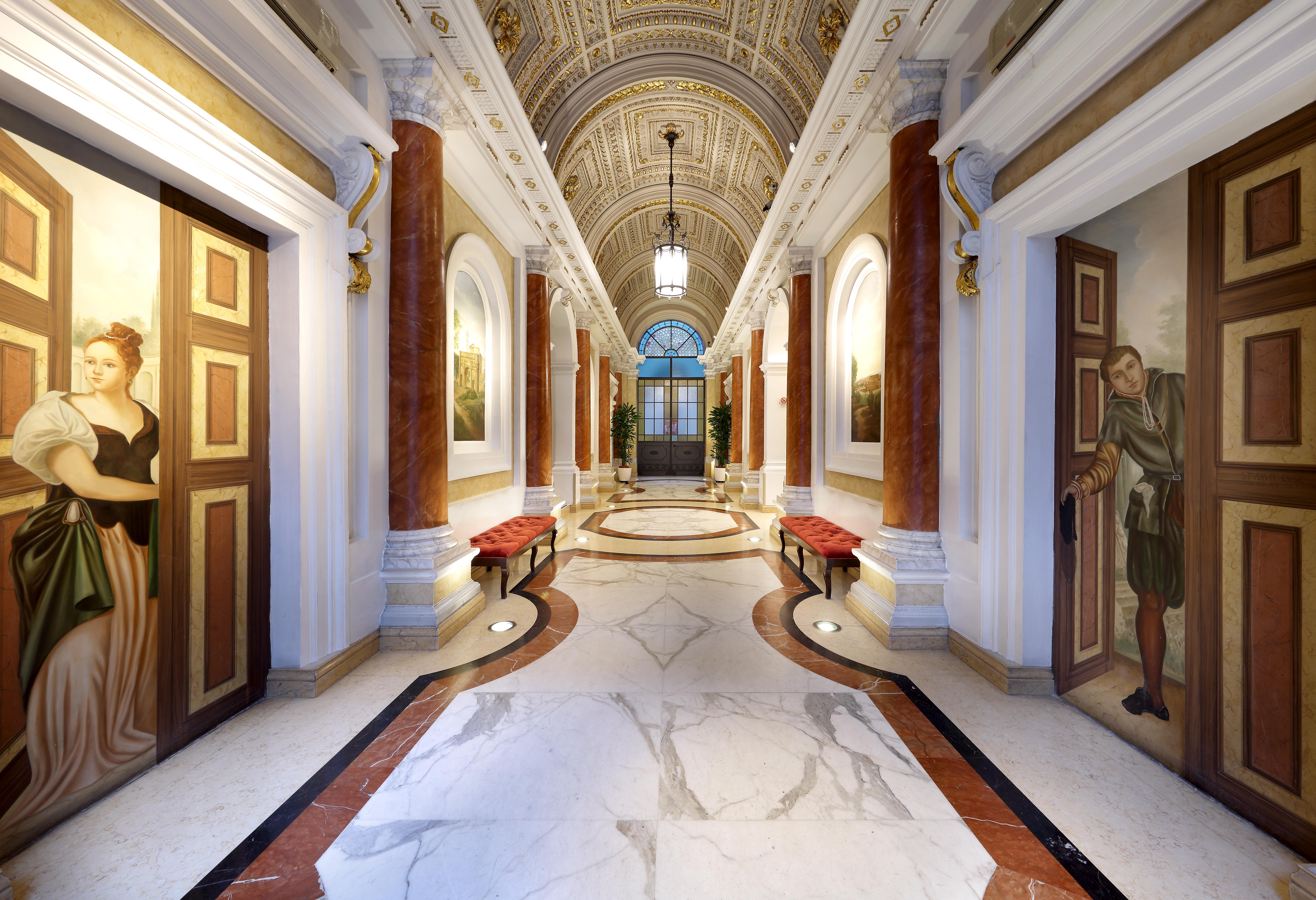 Exe International Palace Hotel
