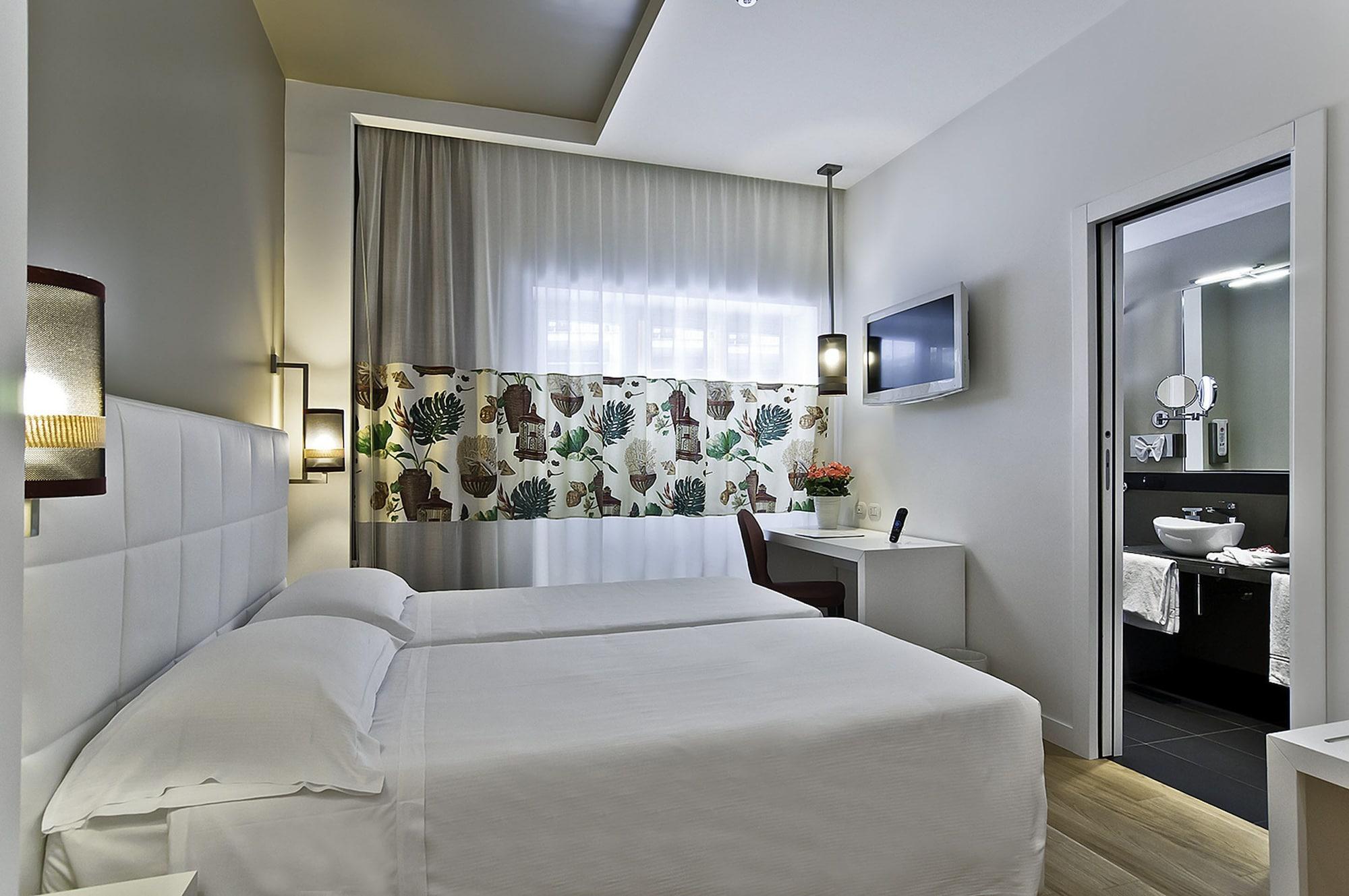 Caravel Hotel 4*