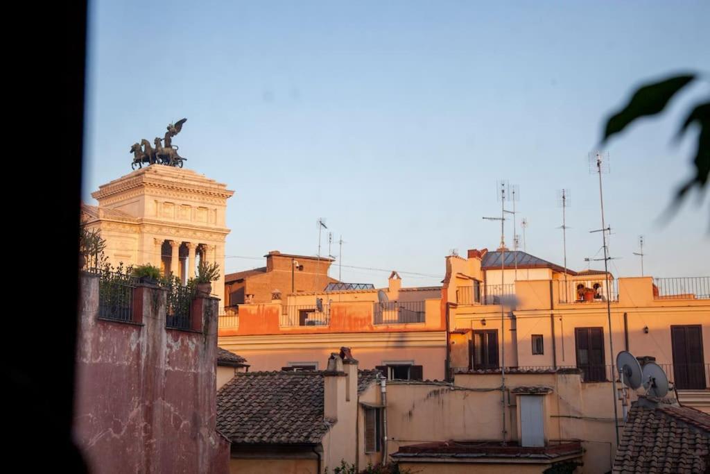 Peaceful In Piazza Venezia's Alleys Leilighet